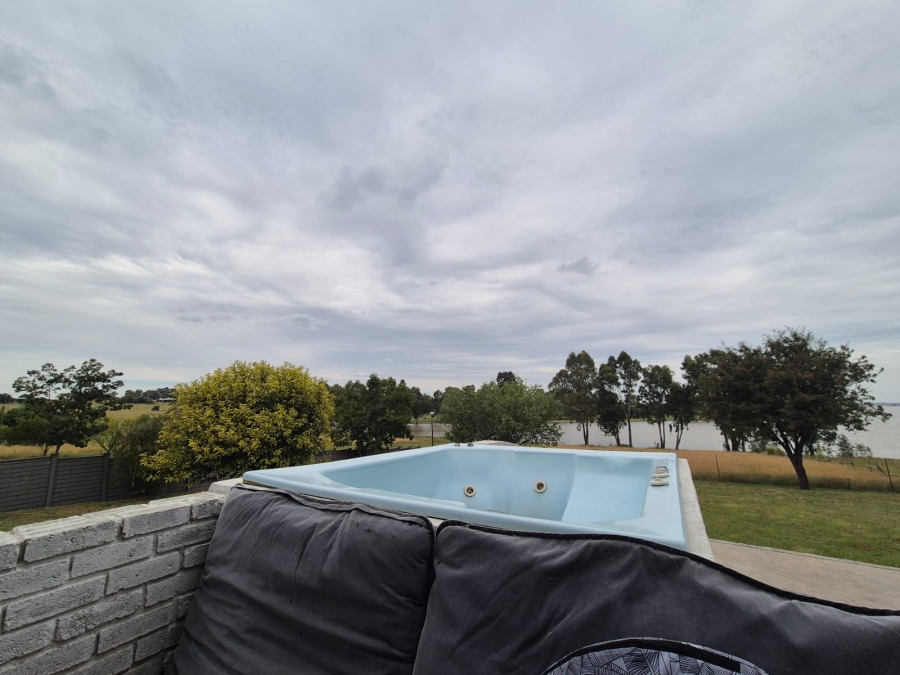 4 Bedroom Property for Sale in Oranjeville Free State